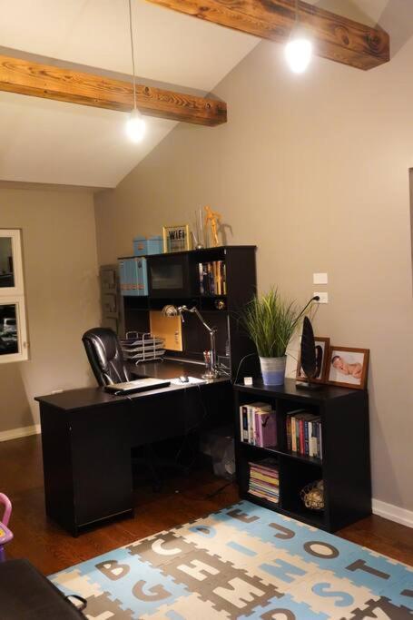 Nice And Cozy. Sleeps 5. Lägenhet Chicago Exteriör bild